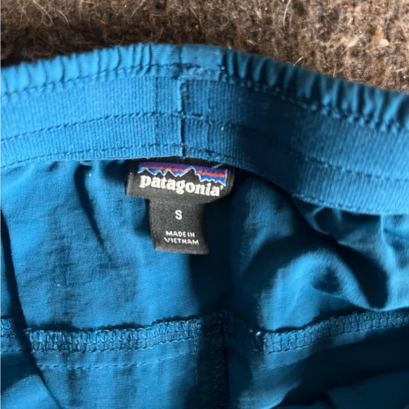 Women’s Patagonia Baggies Teal Shorts S - Picture 3 of 3